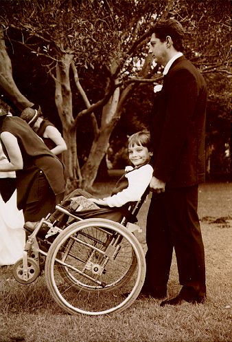 rokchair.jpg (57386 bytes)